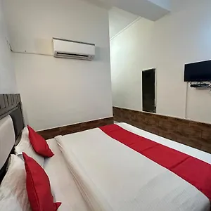 Guest house Blue Castle, Zirakpur